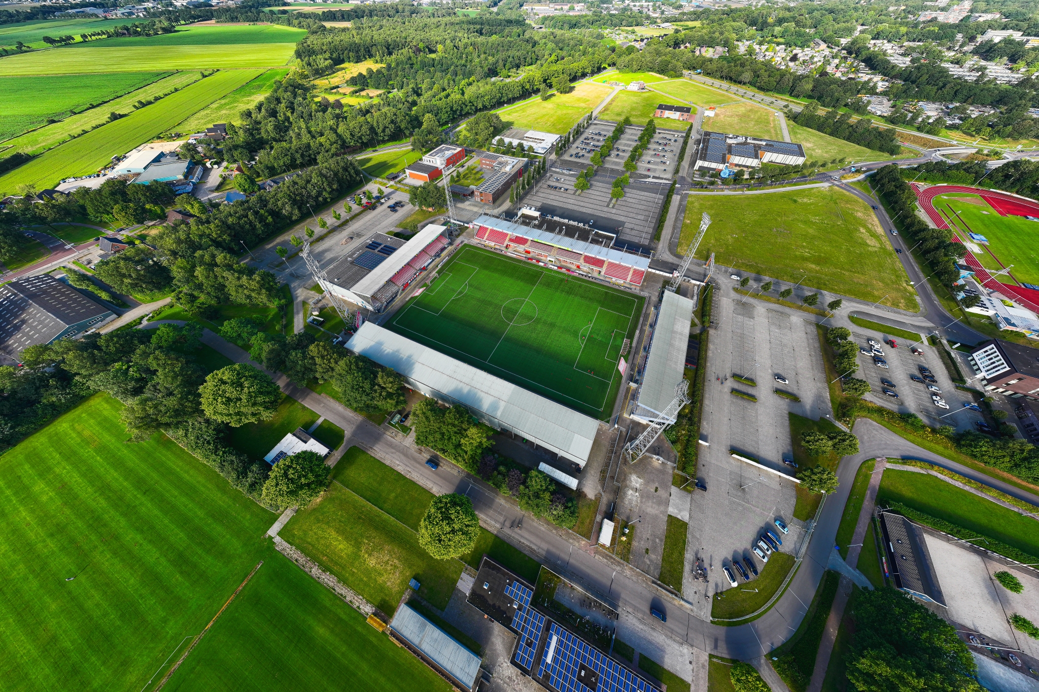 FC Emmen vanaf volgend seizoen op natuurgras